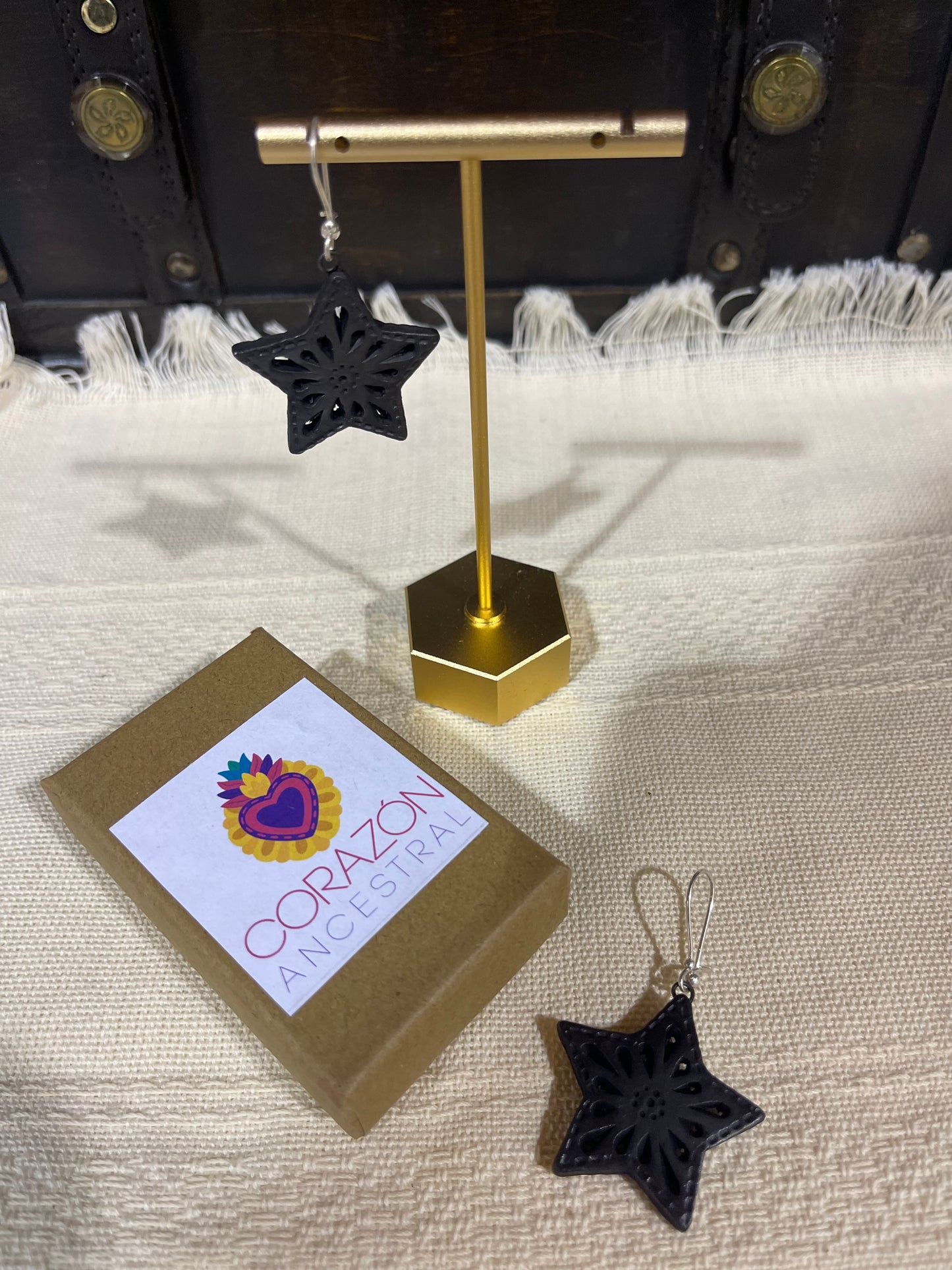 Black star earrings