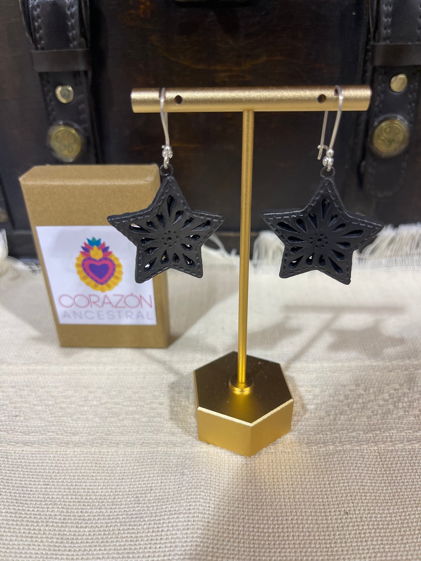 Black star earrings