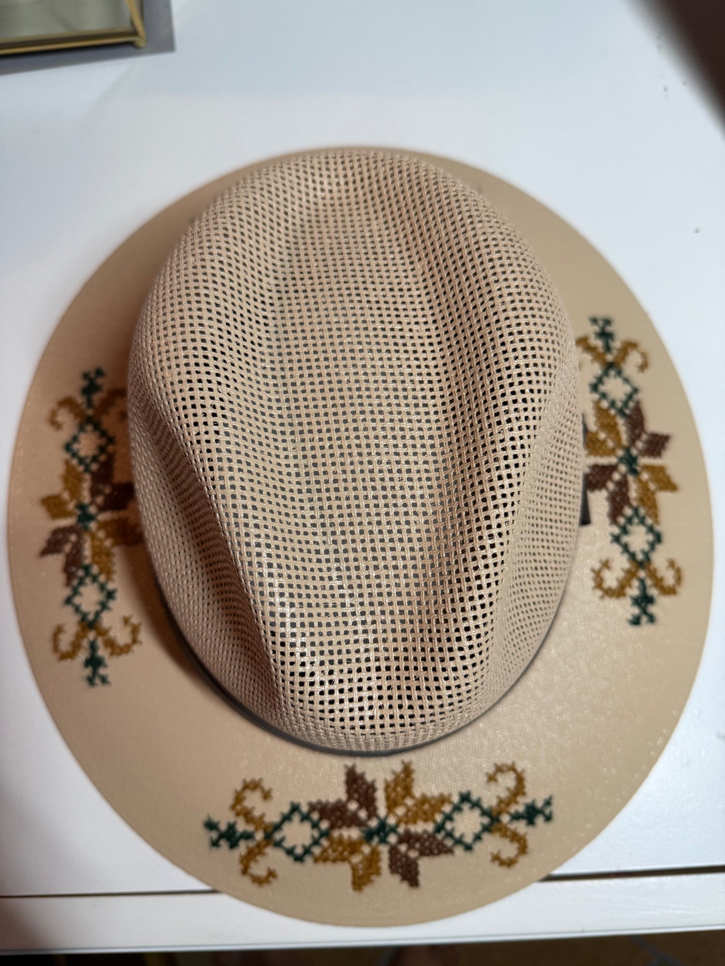 Tenek Beach hat