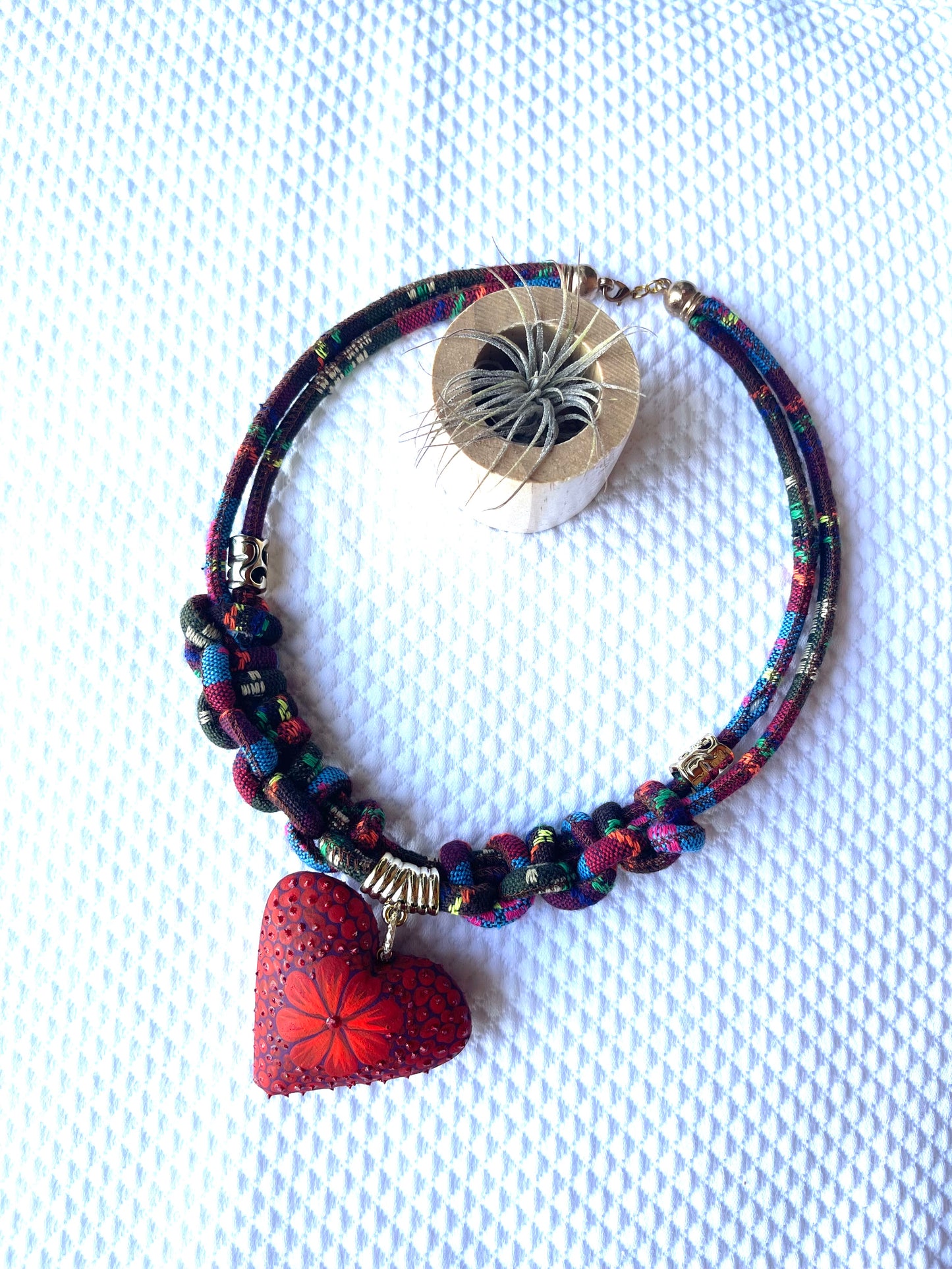 Maximalist Chocker