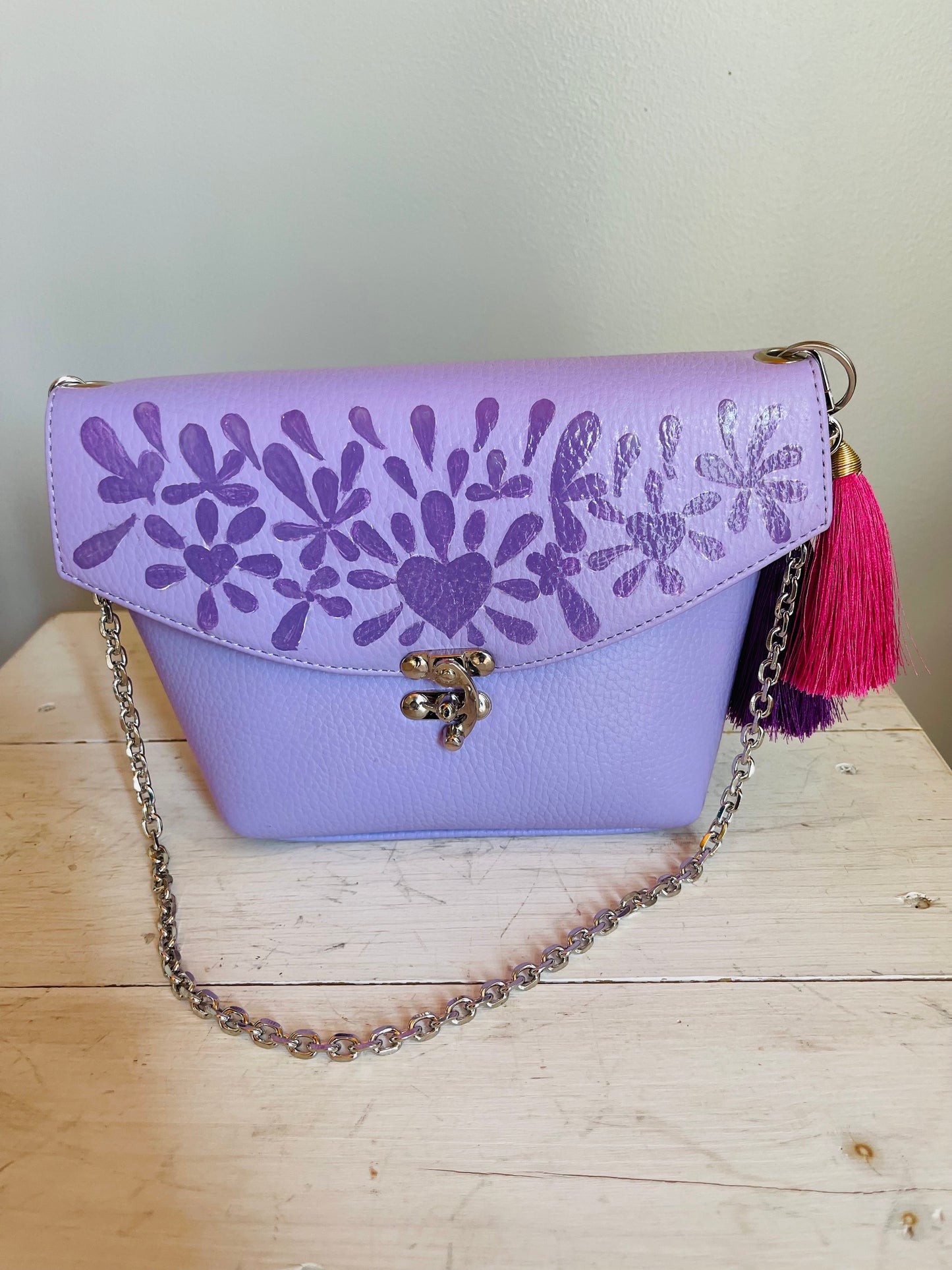 Corazón ancestral genuine leather cross body