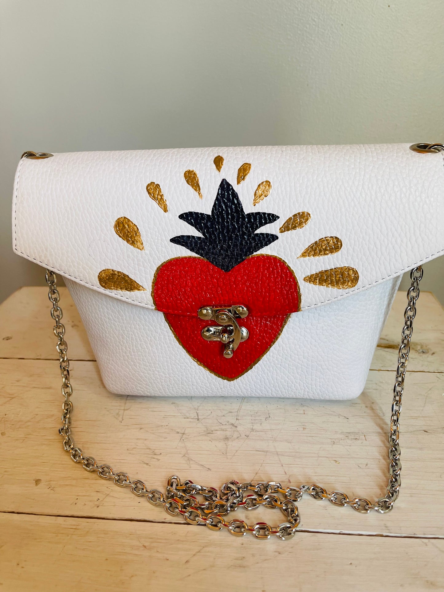 Corazón ancestral genuine leather cross body