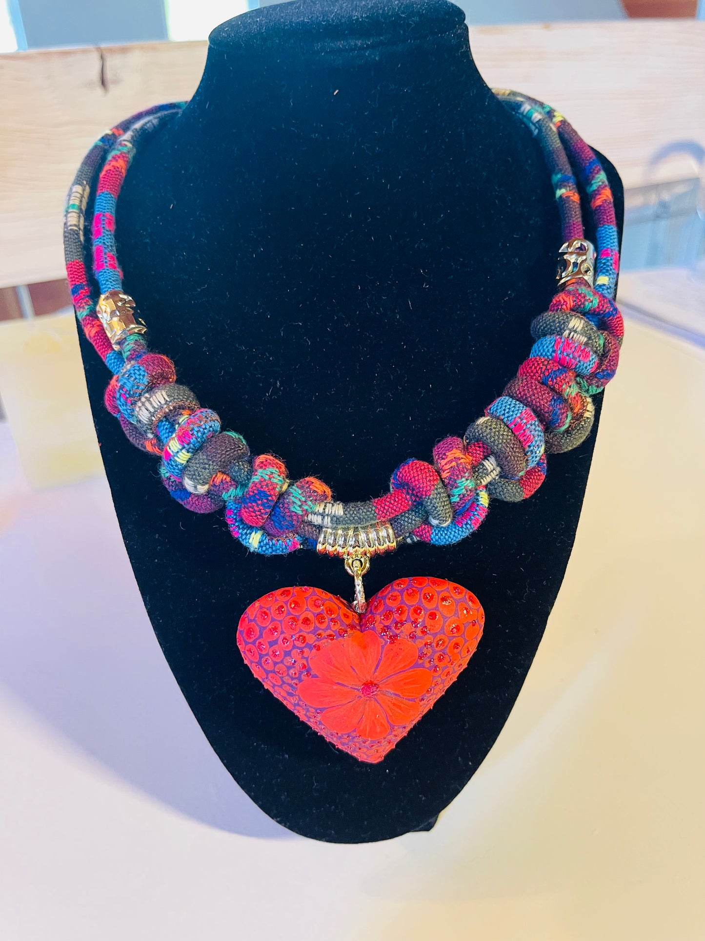 Maximalist Chocker