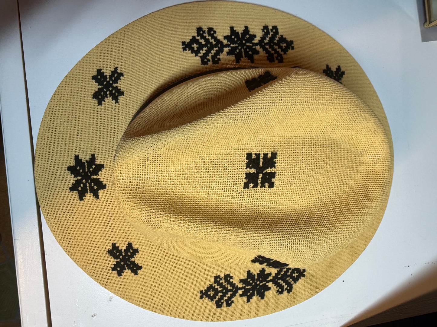 Tenek Beach hat