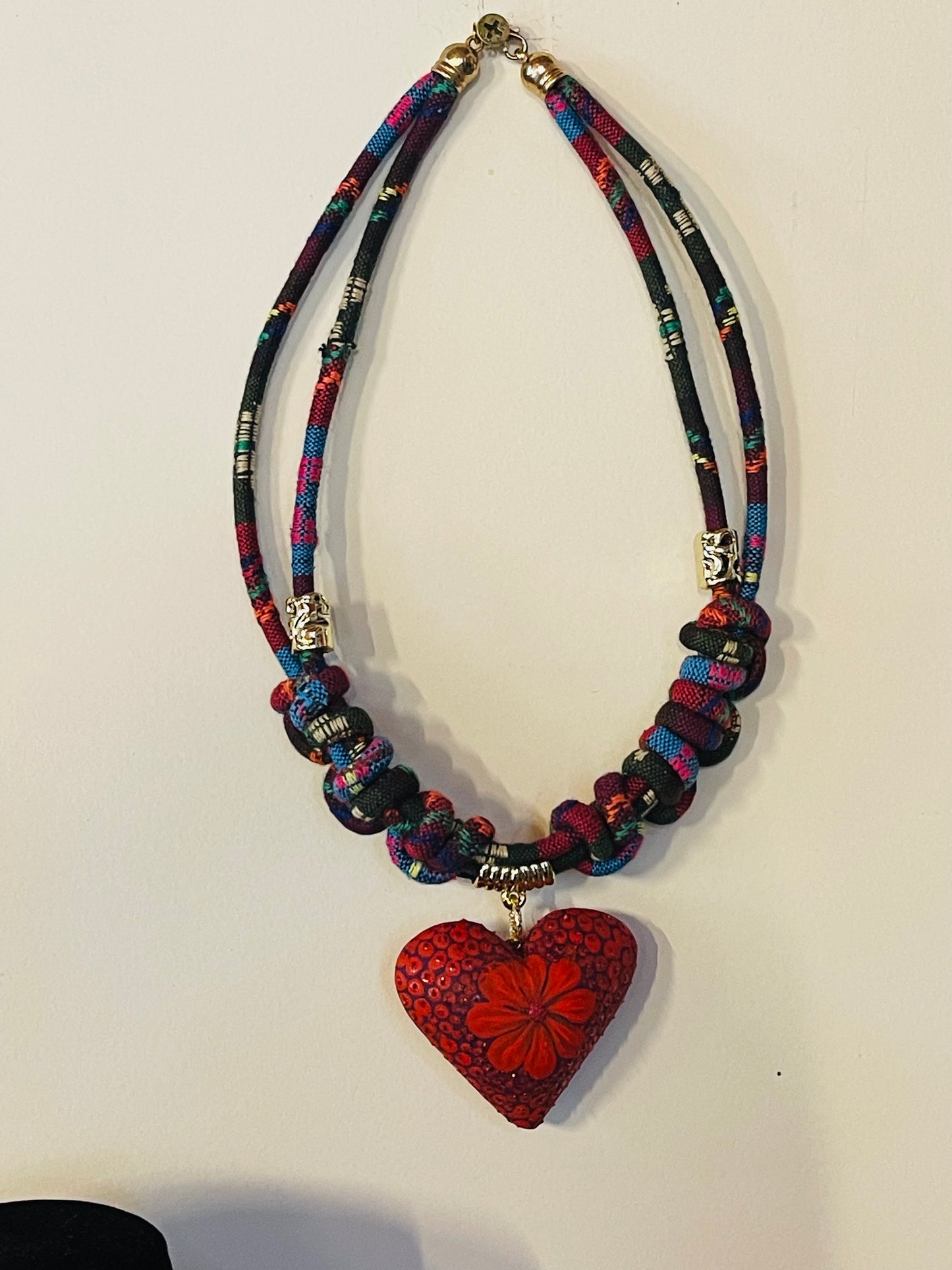 Maximalist Chocker