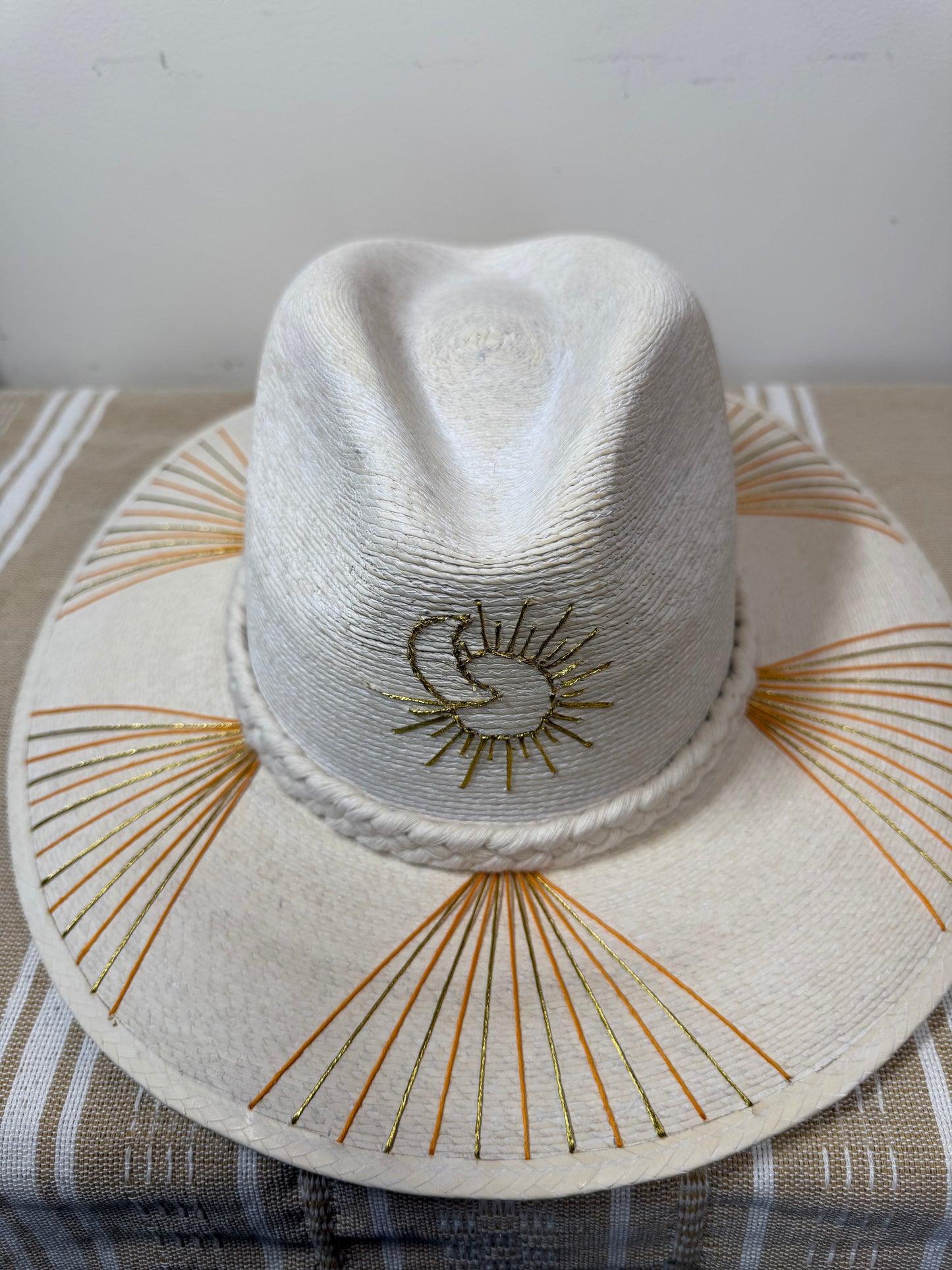 Tenek Beach hat
