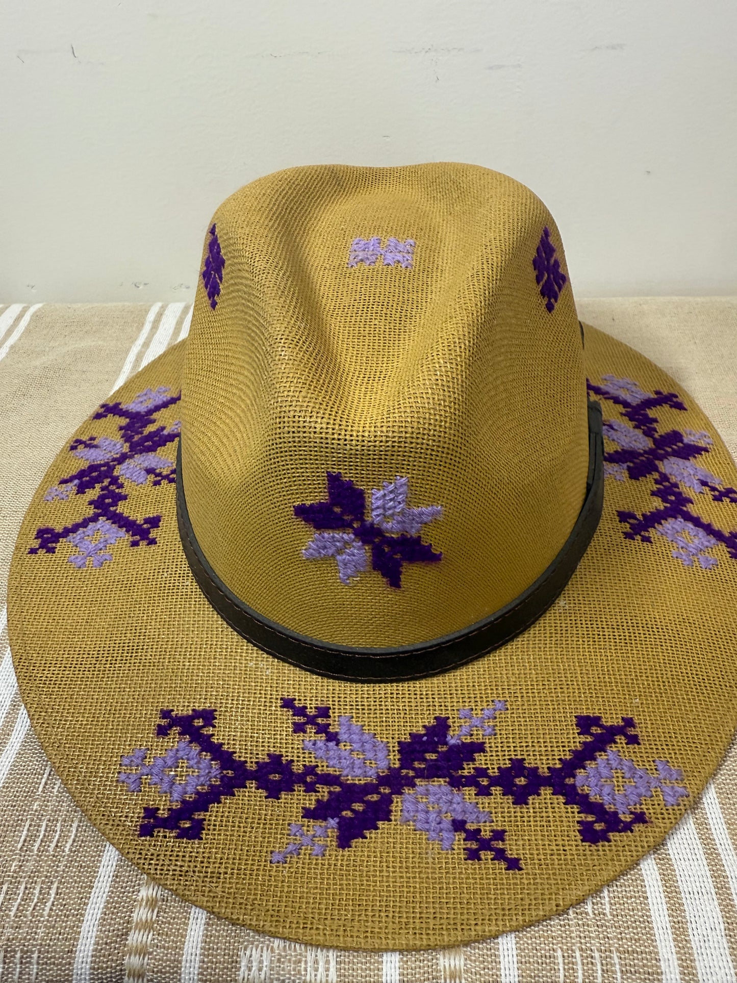 Tenek Beach hat
