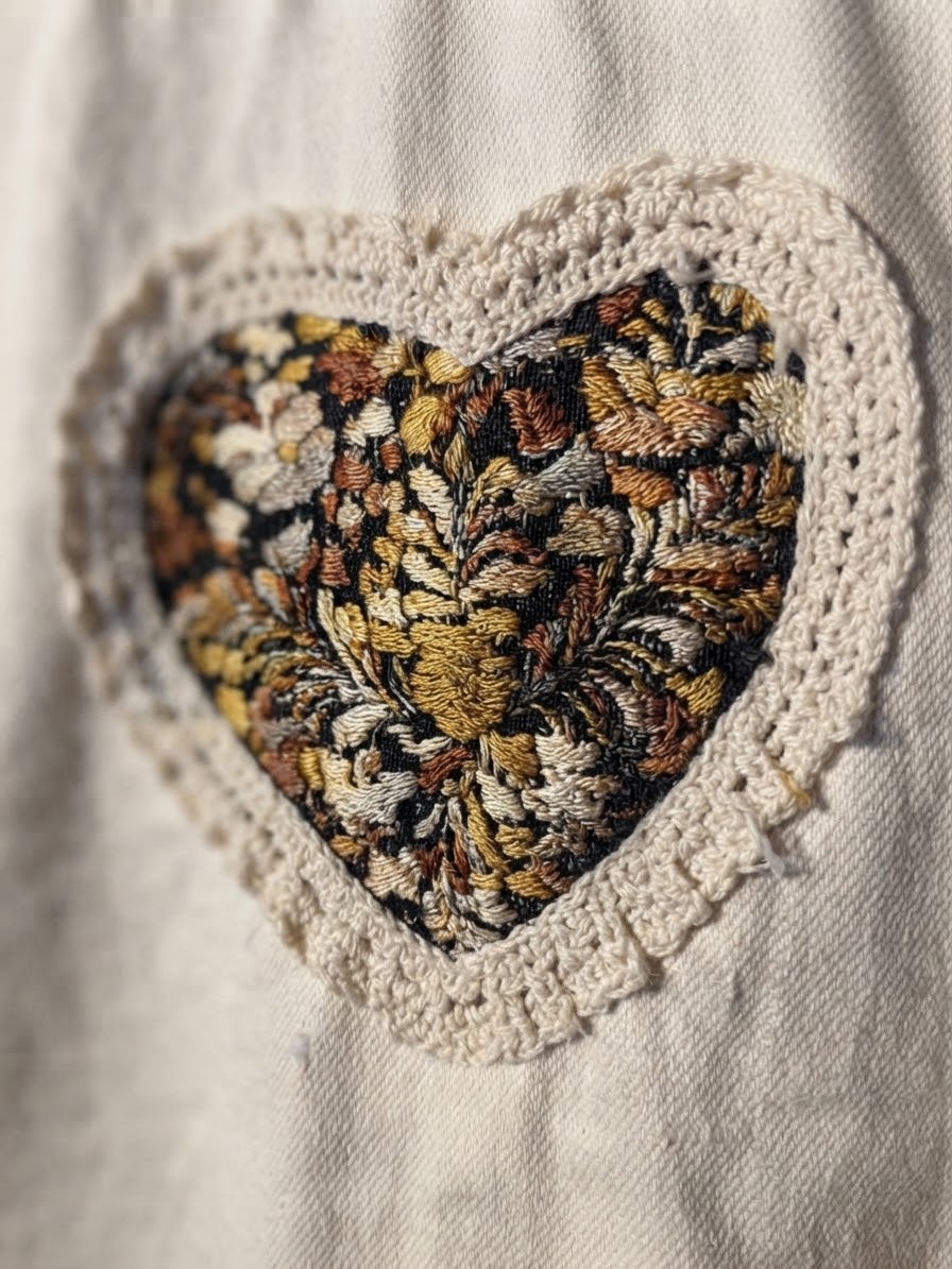 Chamarra de jeans corazón de otoño.