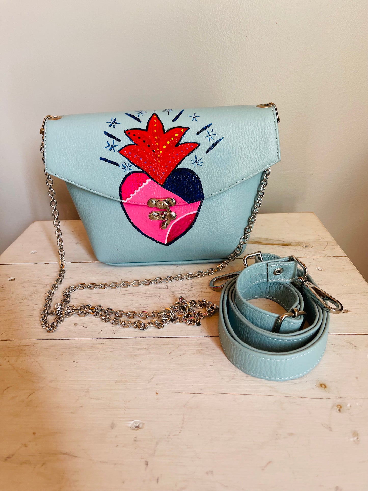 Corazón ancestral genuine leather cross body