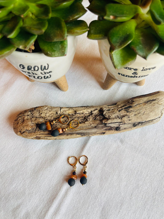 Barro negro earrings mini moon